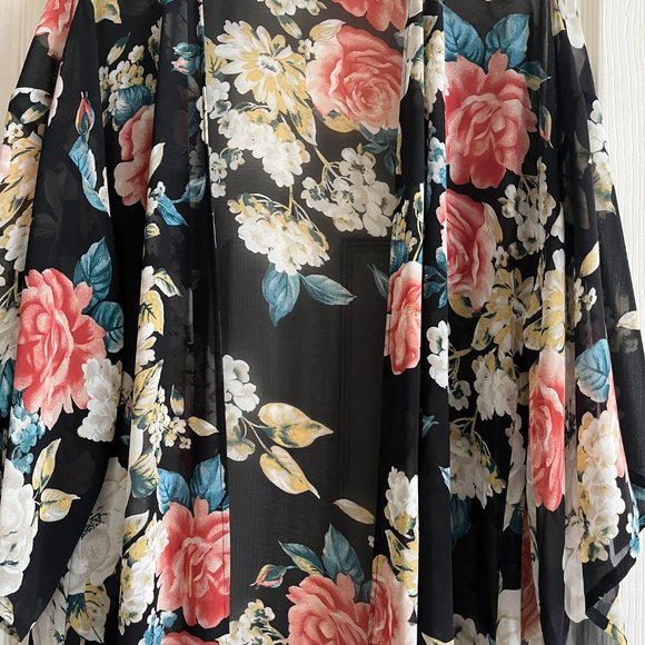 Sheer Floral Kimono - Picture 2 of 5